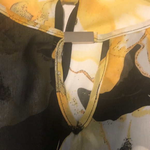 Flower Themed Too, Loose Fit, Size XXL - Picture 2 of 3